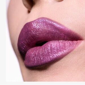 MAC Cosmetics Dazzle Crayon in lunar violet
